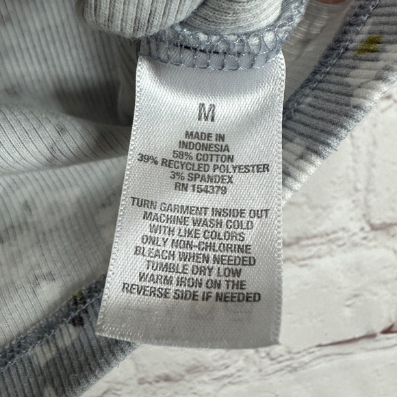 Aeropostale gray floral print button front ribbed croppped‎ top, sz M, GUC - Picture 3 of 5